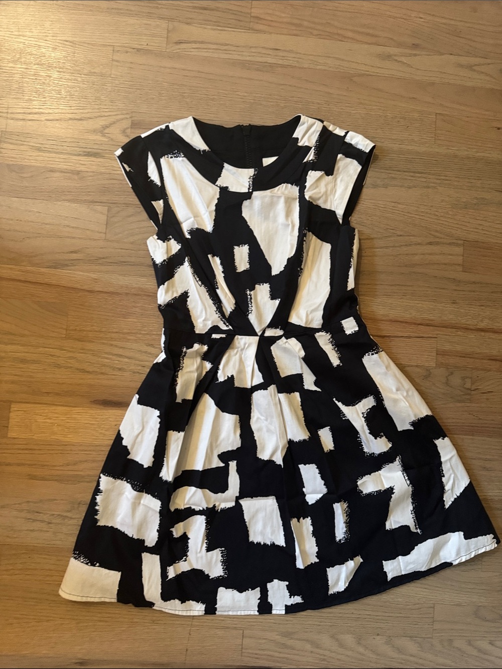 kate spade Black and White Abstract Cap-Sleeve Mini Dress